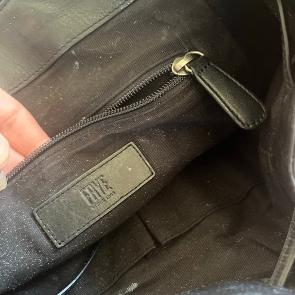 FRYE 🖤 Black top grain leather BACKPACK - Picture 7 of 12